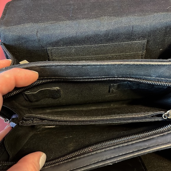 Hush Puppies Cross Body purse 3 sections, coin purse keys and cards holder ID - Picture 5 of 10